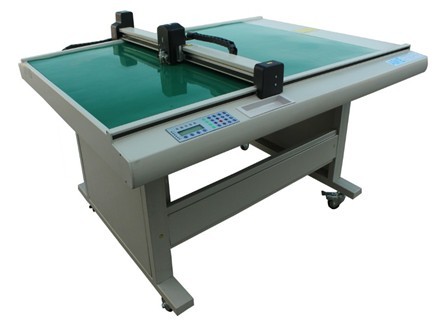 DCG70系列切割打樣機(jī) DCG70系列切割打樣機(jī)